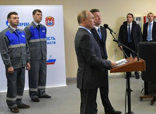 Путин ввел в эксплуатацию плавучий СПГ-терминал в Калининграде